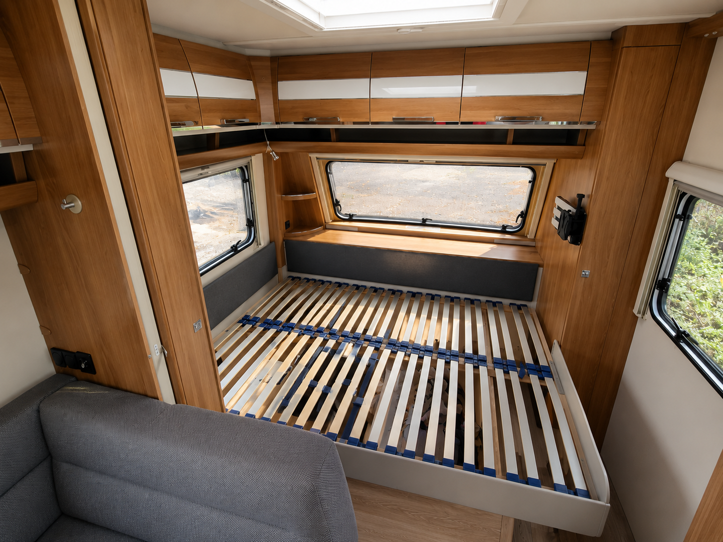 Camper Interior folieren lassen Camper Innenraum folieren lassen vorher