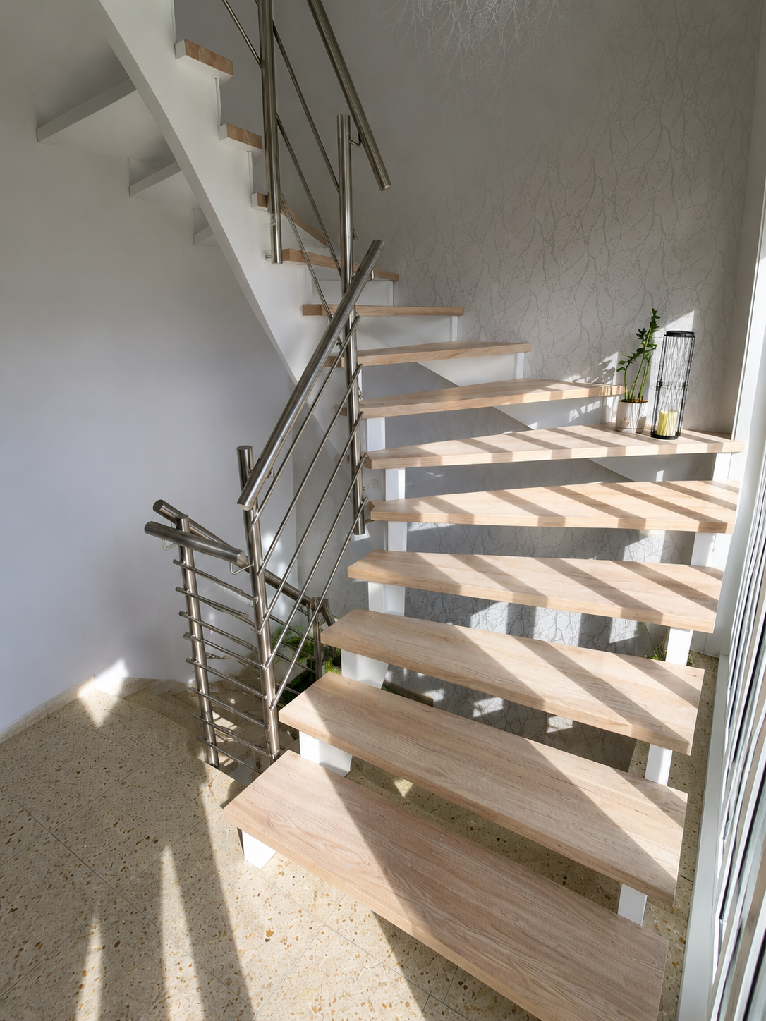 Holztreppe nach der Folierung