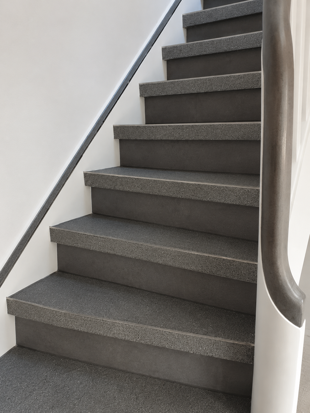 Treppe folieren lassen Treppenfolierung Objektfolierung